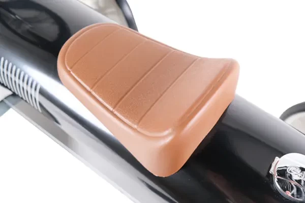 Bruin zadel en tankdopje