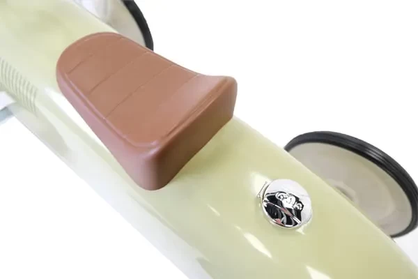 Bruin zadel en tankdopje