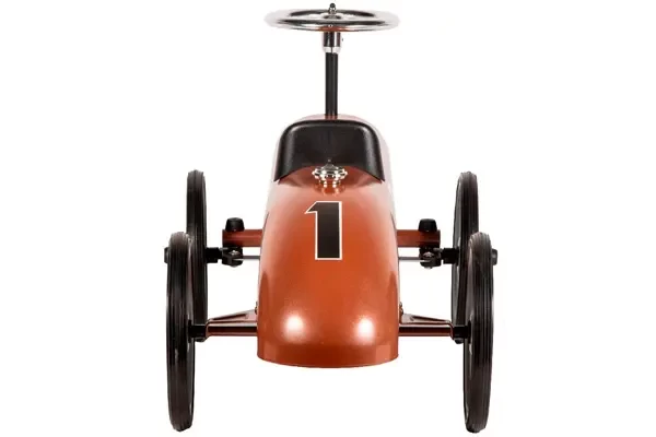 Met racenummer en tankdopje achterop