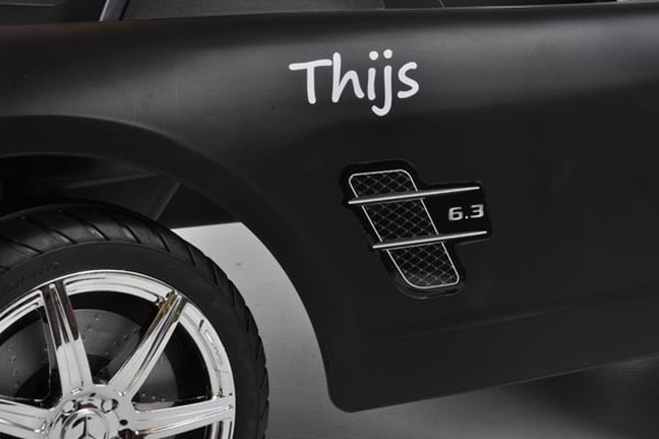 2 stickers voor beide zijkanten