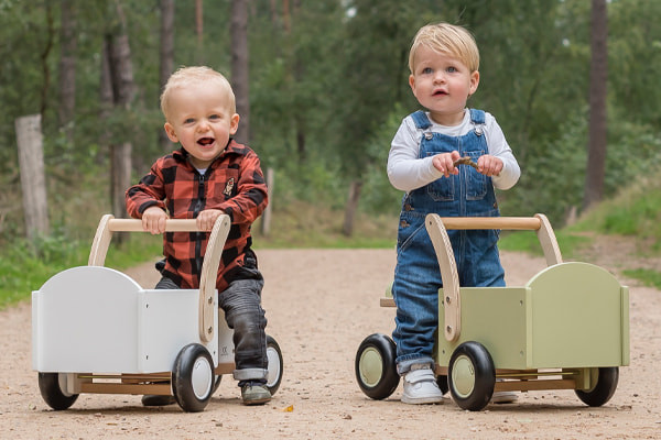 Teun (1 jaar) en Sef (14 maanden) beiden 80 cm lang.