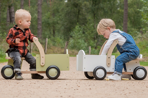 Teun (1 jaar) en Sef (14 maanden) beiden 80 cm lang.
