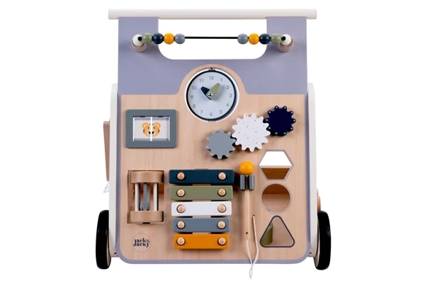 Voorzien van allerlei speelelementen