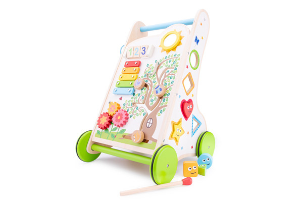 Activiteiten loopwagen van New Classic Toys.