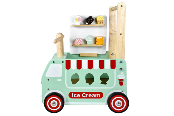 De zitting is tevens een rekje voor de ijsjes